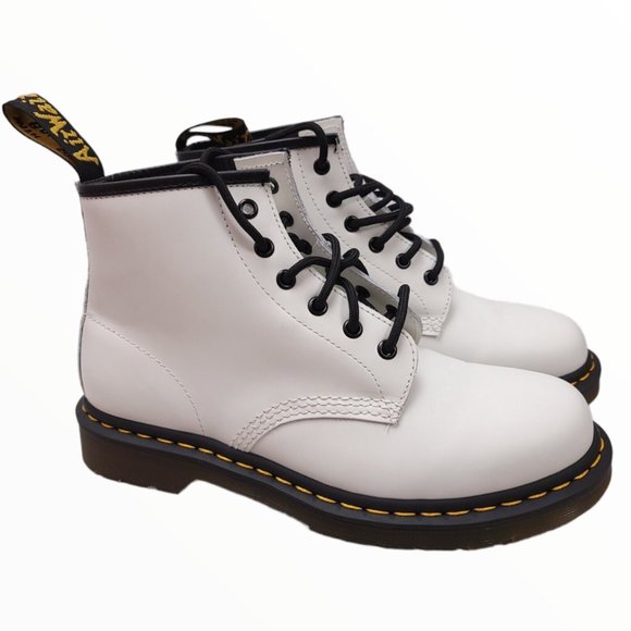 Doc dr Martens Air Wair 101 YS White Smooth Leather Boots Women's Size 9.5 or 10 - Picture 2 of 8